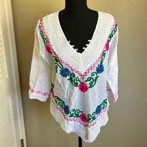 White long sleeve embroidered vneck w/ lace top